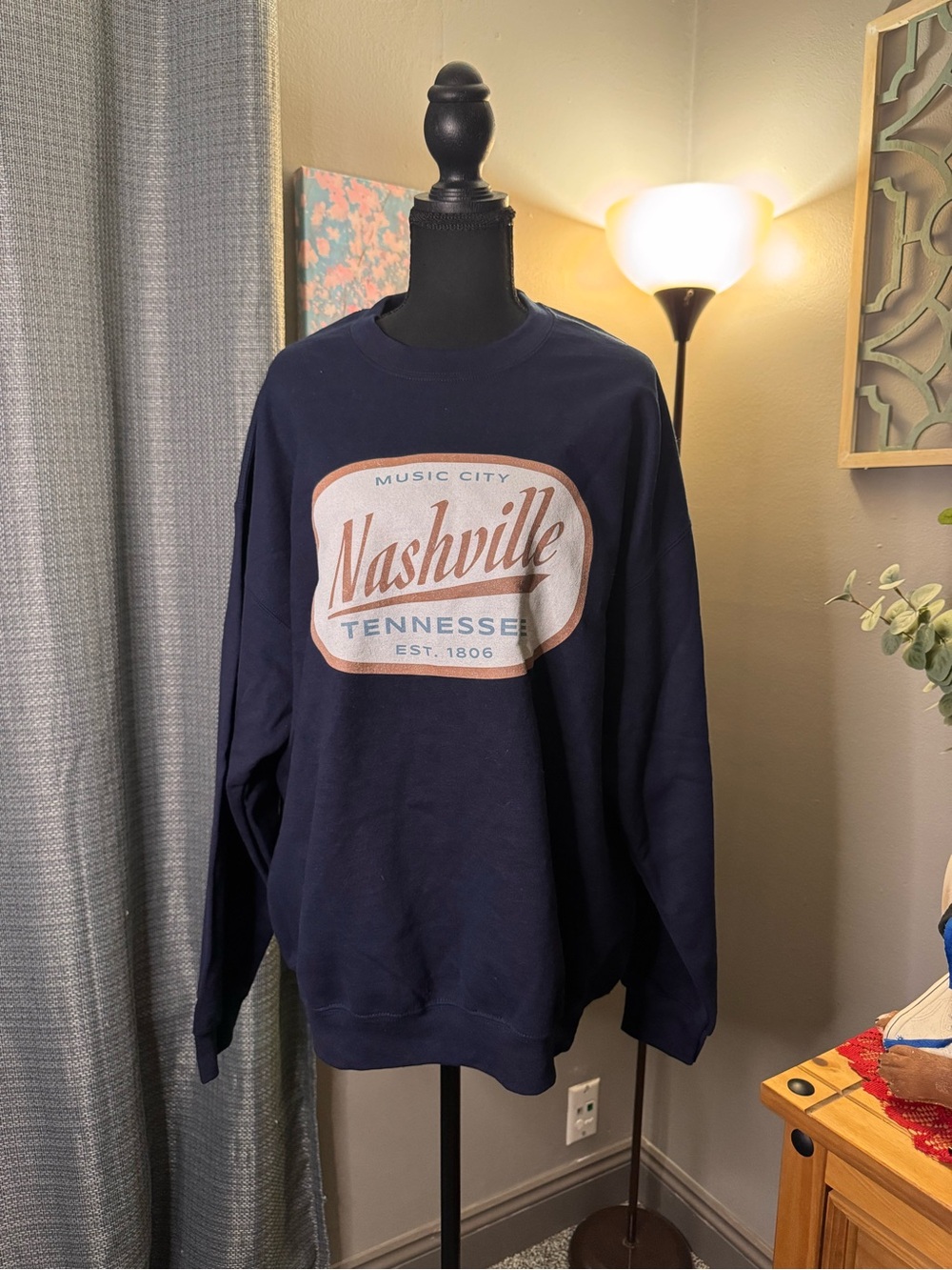 Gildan Navy Nashville Tennessee Crewneck Sweatshirt